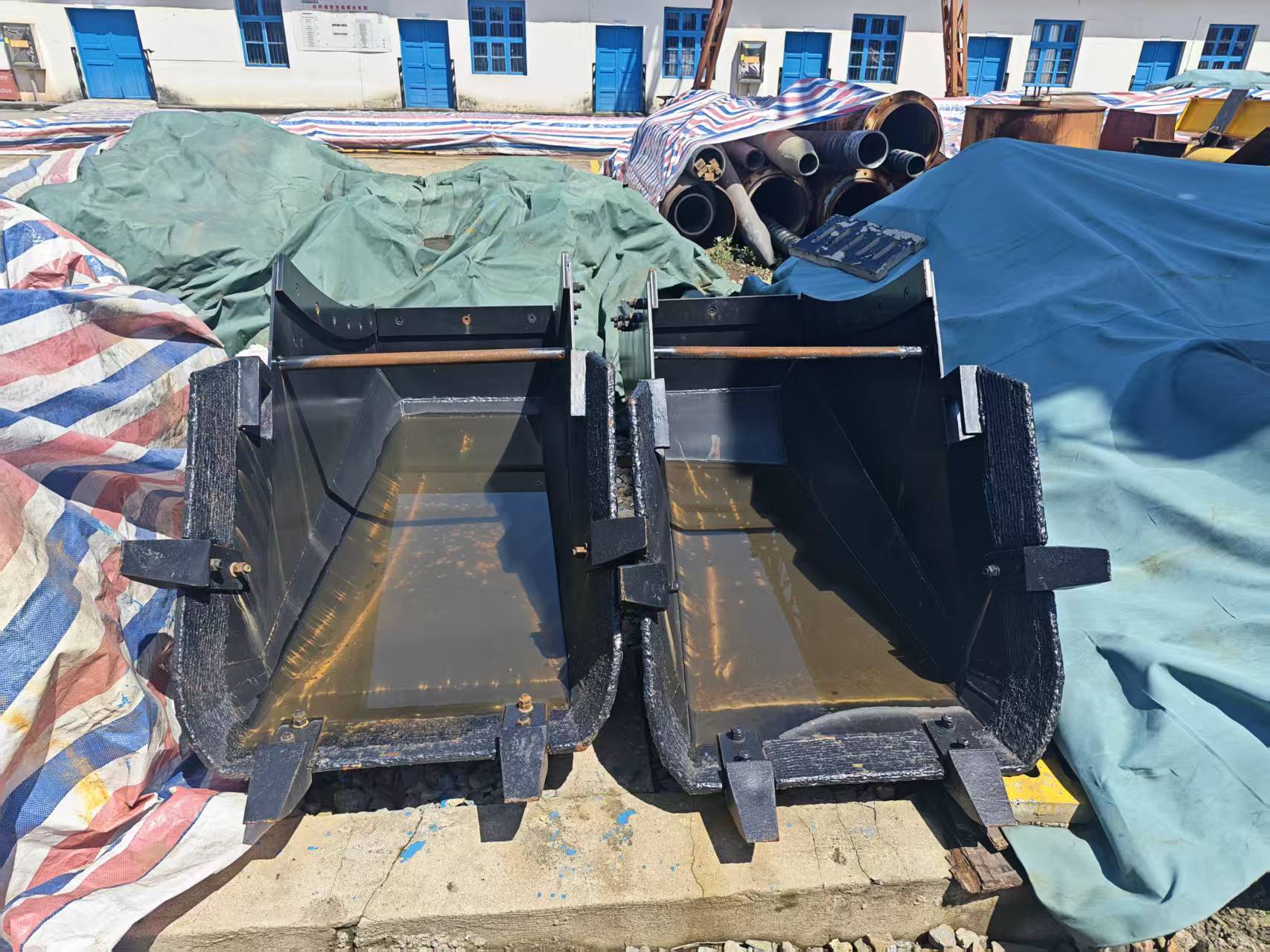 煤矿刮板输送机的中部槽(图1)